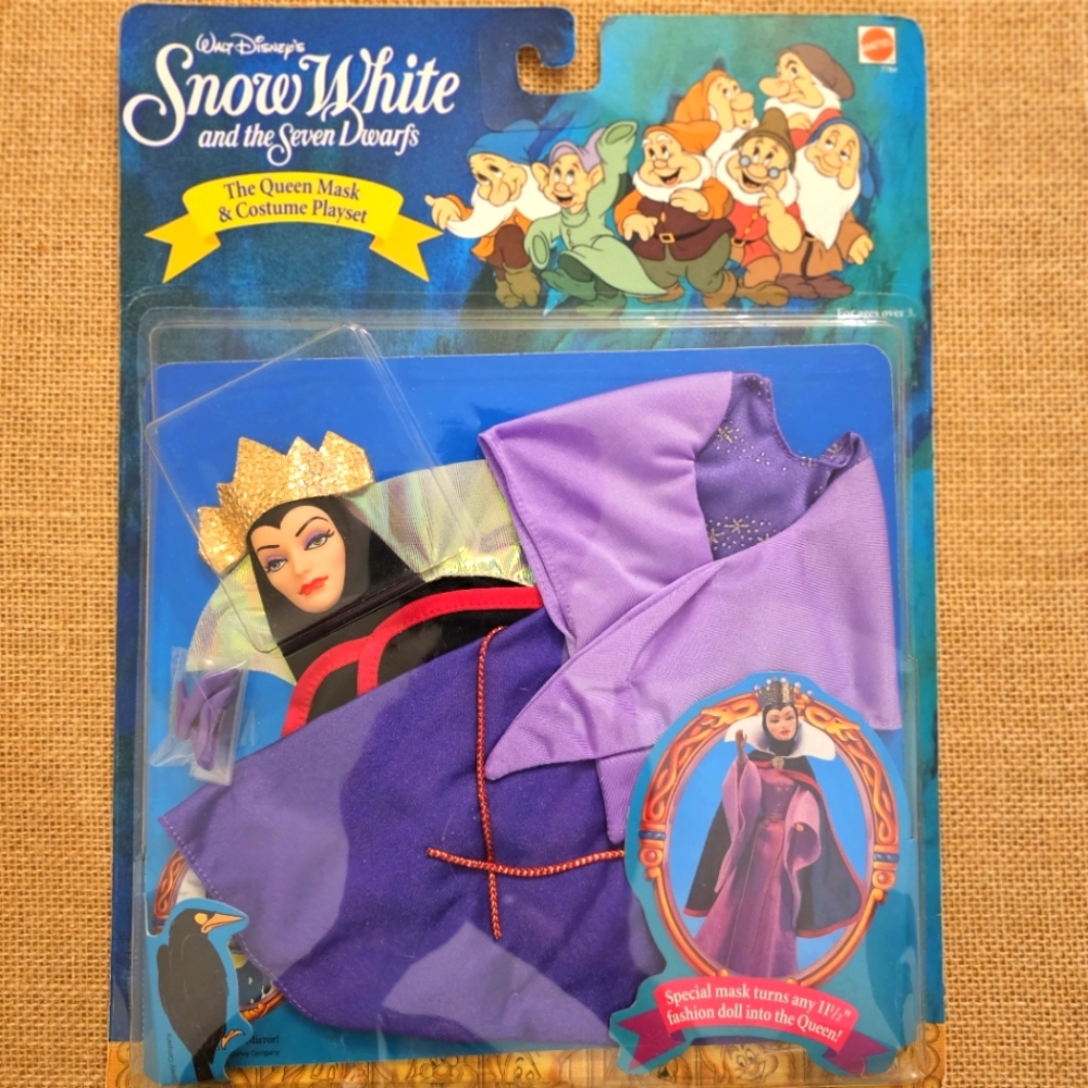 NRFB Walt Disney's Snow White and the Seven Dwarfs Queen Mask Costume Playset